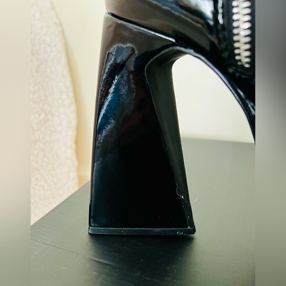 ❤️‍🔥HP!💋Future Trippin’ Ankle Boots Dolls Kill Poster Girl Angular Flare Heel - Picture 11 of 16